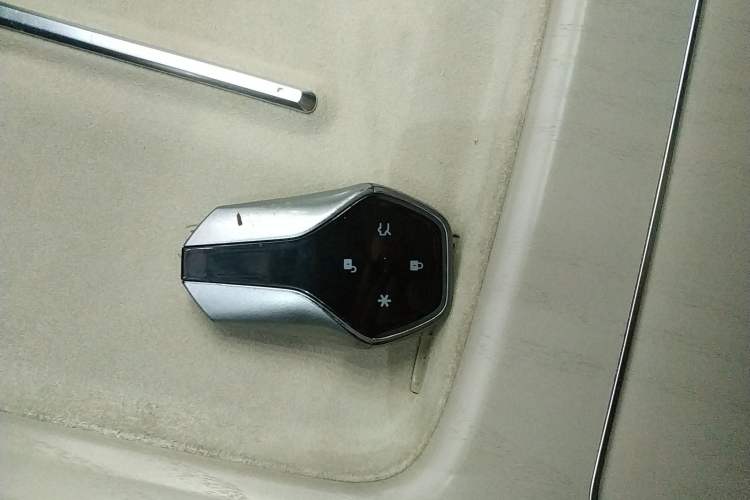 Used Hyptec HT 2023 670 Rear-Drive Ultra-High-Voltage NDA Version Interior 1