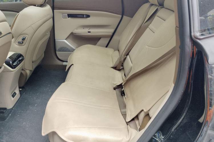Used Hyptec HT 2023 670 Rear-Drive Ultra-High-Voltage NDA Version Left Rear Seat
