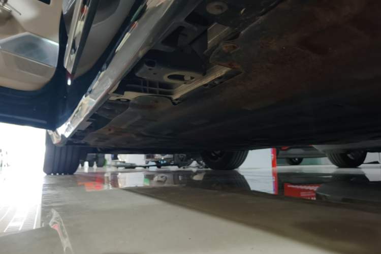 Used Hyptec HT 2023 670 Rear-Drive Ultra-High-Voltage NDA Version Left Side Sill