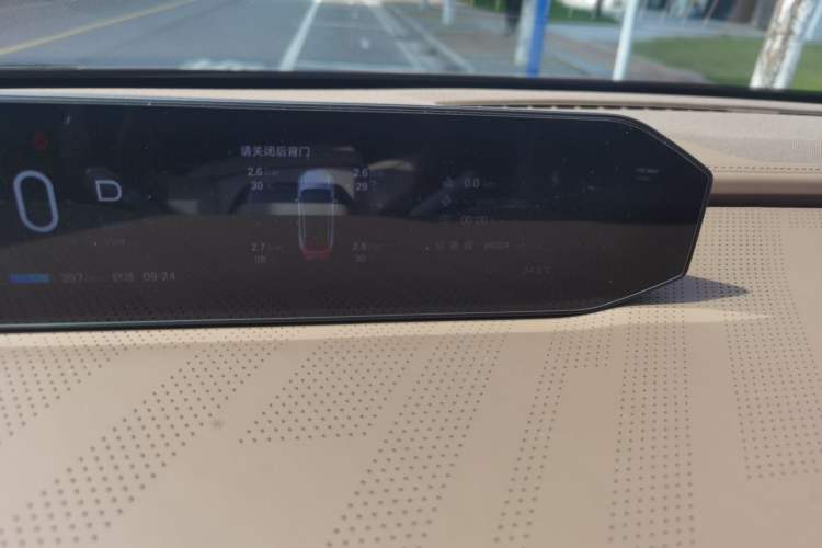 Used Hyptec HT 2023 600 Rear-Drive Tech Edition Odometer Close Up