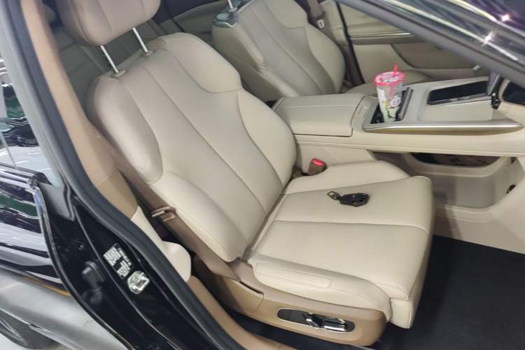 Used Hyptec HT 2023 600 Rear-Drive Tech Edition Right Front Seat
