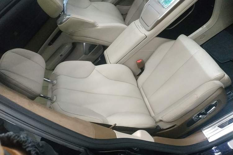 Used Hyptec HT 2023 670 Rear-Drive Ultra-High-Voltage NDA Version Right Front Seat