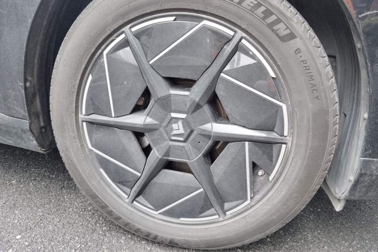 Used Hyptec HT 2023 670 Rear-Drive Ultra-High-Voltage NDA Version Right Front Wheel Hub