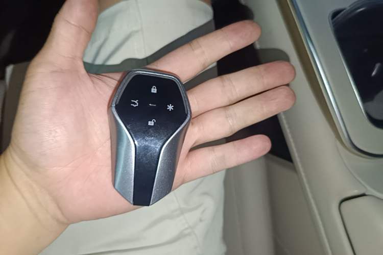Used Hyptec HT 2023 670鸥翼 Ultra-High Voltage NDA Version Vehicle Key