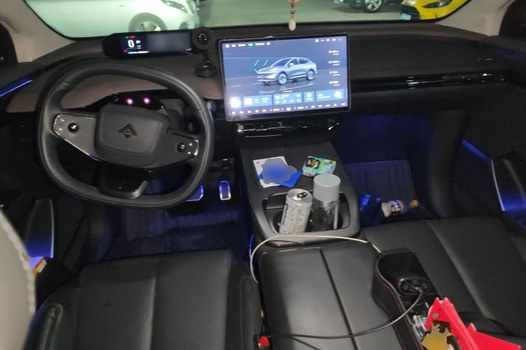Used Hyptec HT 2023 670 Rear-Drive Ultra-High Voltage Version Center Console
