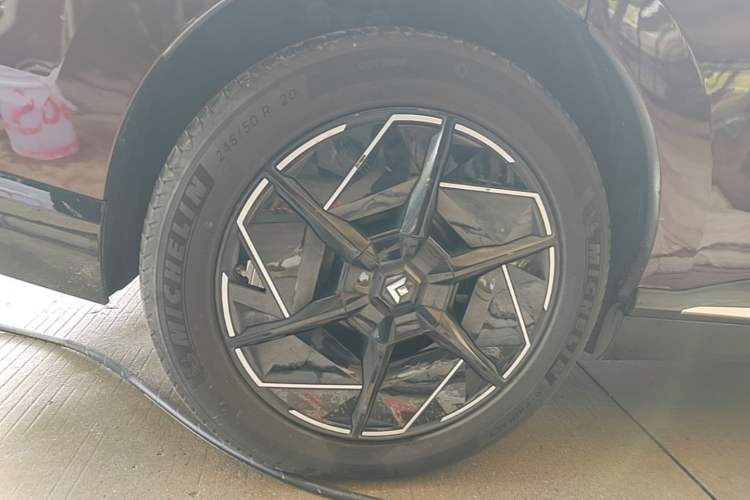 Used Hyptec HT 2023 670 Rear-Drive Ultra-High Voltage Version Exterior 5