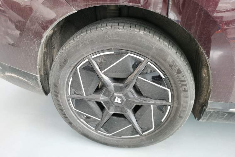 Used Hyptec HT 2023 670 Rear-Drive Ultra-High Voltage Version Exterior 5