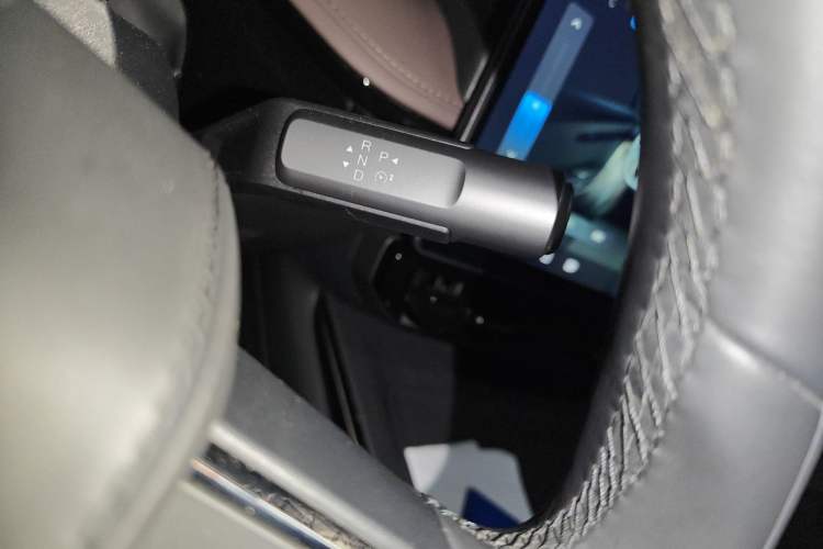 Used Hyptec HT 2023 670 Rear-Drive Ultra-High Voltage Version Gear Lever
