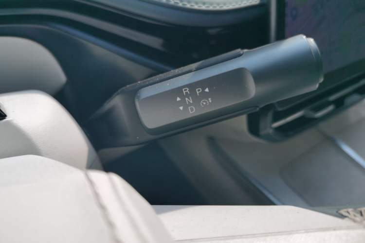 Used Hyptec HT 2023 670 Rear-Drive Ultra-High-Voltage NDA Version Gear Lever