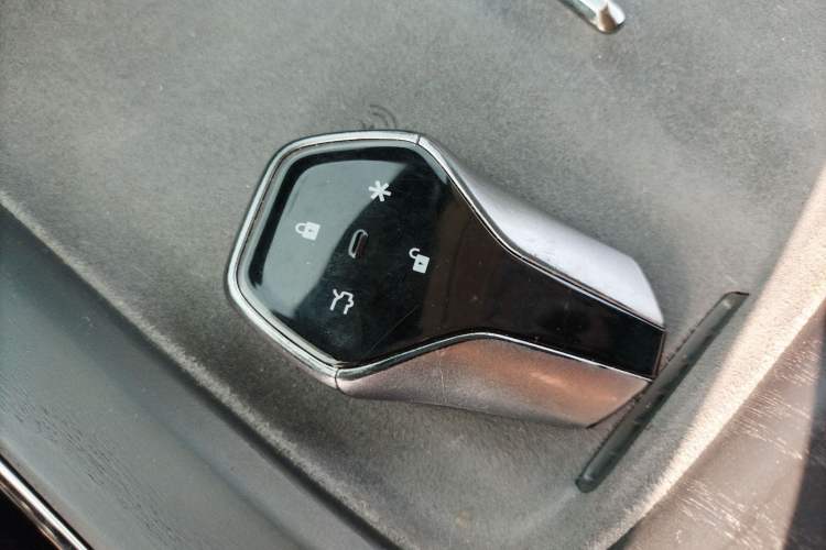 Used Hyptec HT 2023 670 Rear-Drive Ultra-High-Voltage NDA Version Interior 1