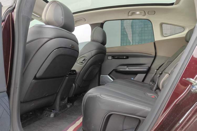 Used Hyptec HT 2023 670 Rear-Drive Ultra-High-Voltage NDA Version Interior 4