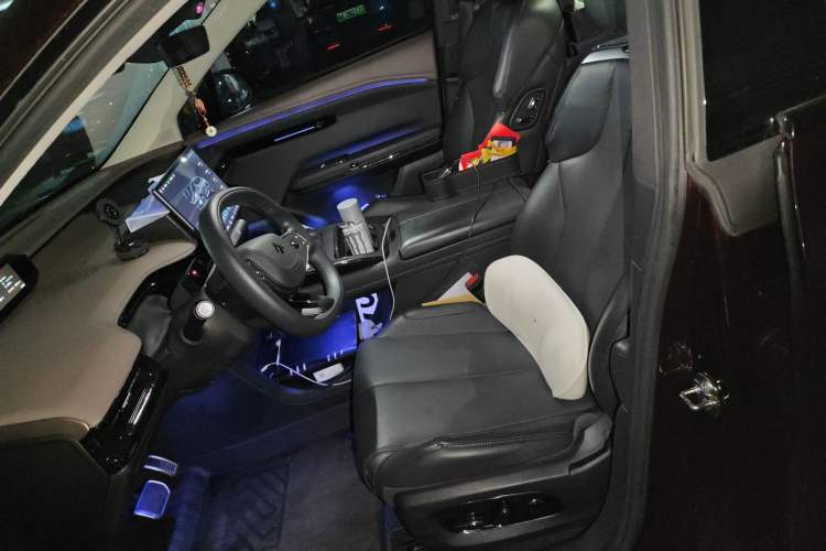 Used Hyptec HT 2023 670 Rear-Drive Ultra-High Voltage Version Left Front Seat