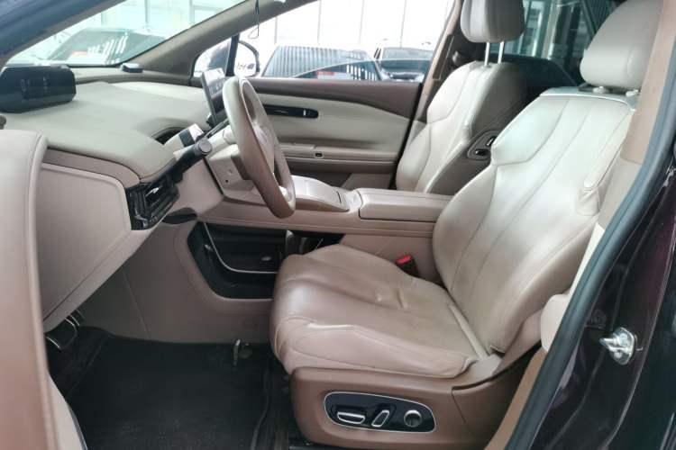 Used Hyptec HT 2023 670 Rear-Drive Ultra-High Voltage Version Left Front Seat