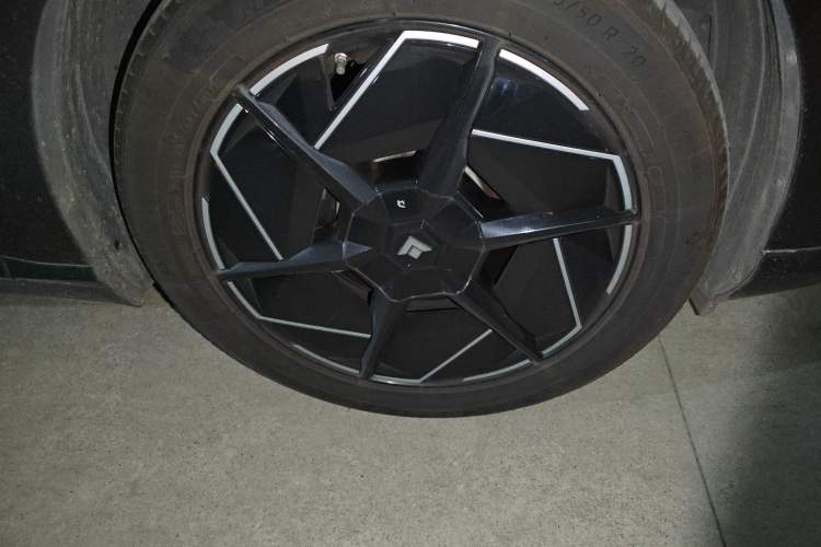 Used Hyptec HT 2023 670 Rear-Drive Ultra-High Voltage Version Right Front Wheel Hub