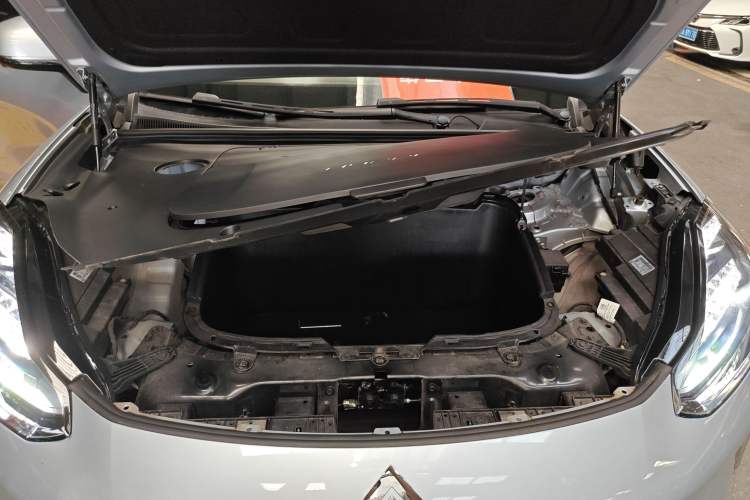Used Hyptec HT 2023 670 Rear-Drive Ultra-High Voltage Version Engine Bay