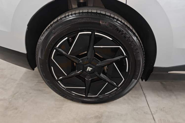 Used Hyptec HT 2023 670 Rear-Drive Ultra-High Voltage Version Exterior 8