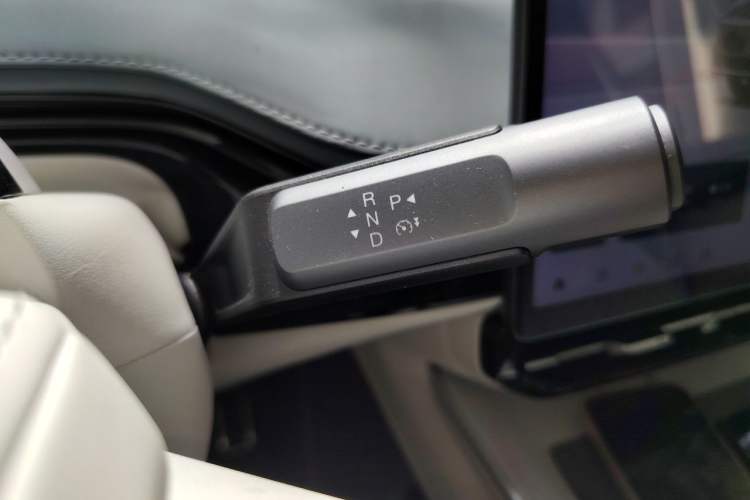 Used Hyptec HT 2023 670 Rear-Drive Ultra-High Voltage Version Gear Lever