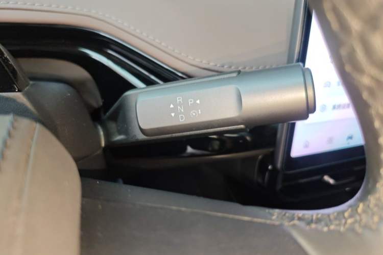 Used Hyptec HT 2023 670 Rear-Drive Ultra-High Voltage Version Gear Lever