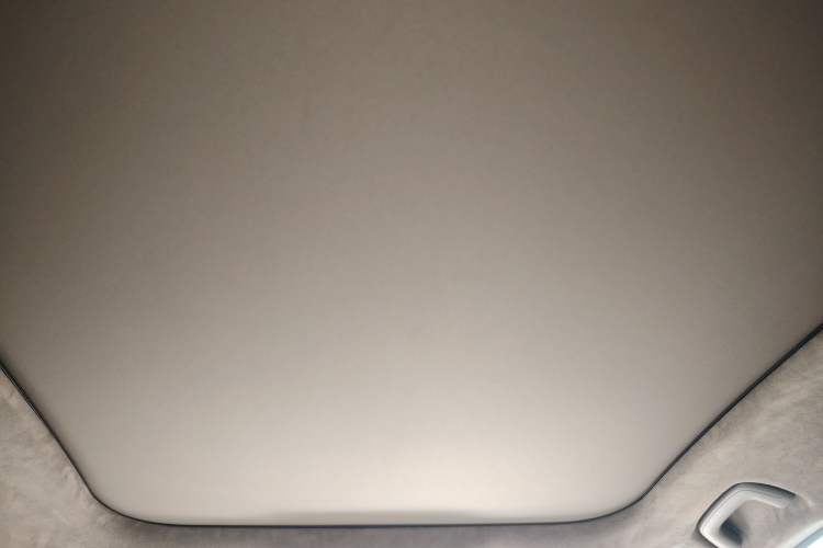 Used Hyptec HT 2023 670 Rear-Drive Ultra-High-Voltage NDA Version Headliner