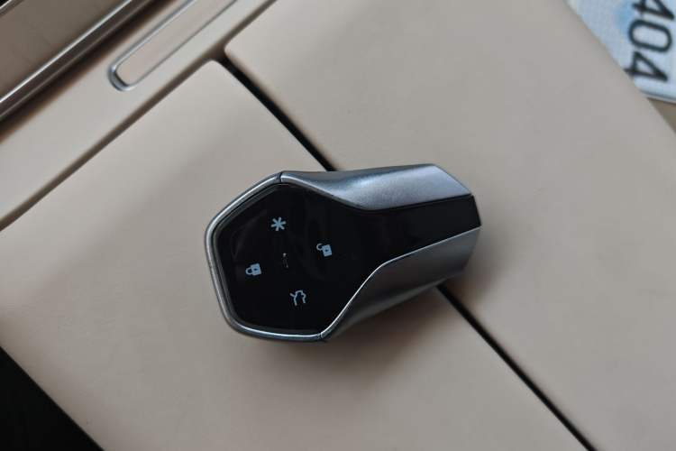 Used Hyptec HT 2023 670鸥翼 Ultra-High Voltage NDA Version Interior 1