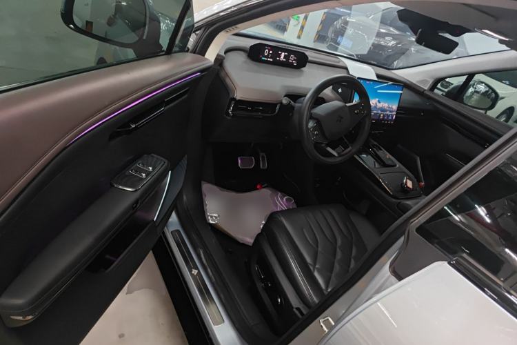 Used Hyptec HT 2023 670 Rear-Drive Ultra-High Voltage Version Interior 3