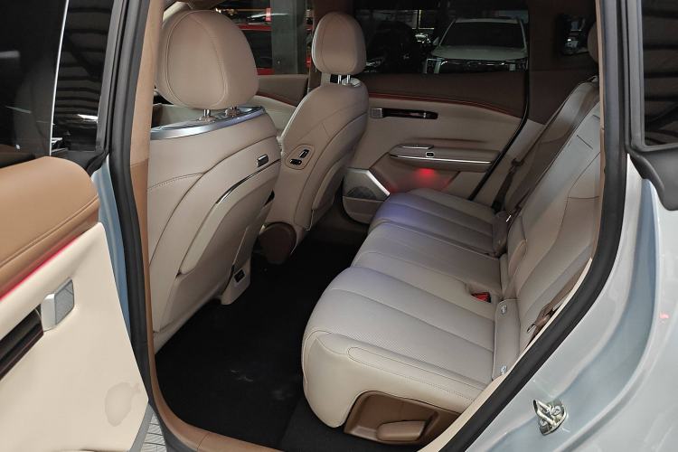 Used Hyptec HT 2023 670 Rear-Drive Ultra-High Voltage Version Interior 4