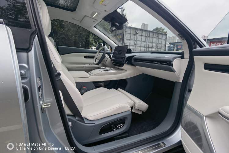 Used Hyptec HT 2023 670 Rear-Drive Ultra-High Voltage Version Interior 4