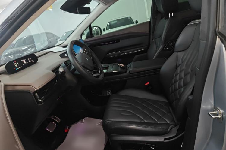 Used Hyptec HT 2023 670 Rear-Drive Ultra-High Voltage Version Left Front Seat