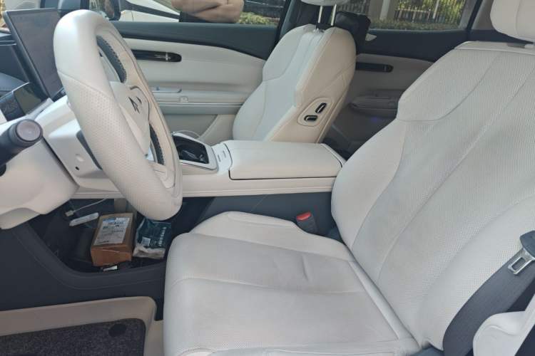 Used Hyptec HT 2023 670 Rear-Drive Ultra-High-Voltage NDA Version Left Front Seat