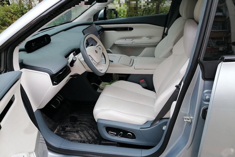 Used Hyptec HT 2023 670 Rear-Drive Ultra-High Voltage Version Left Front Seat