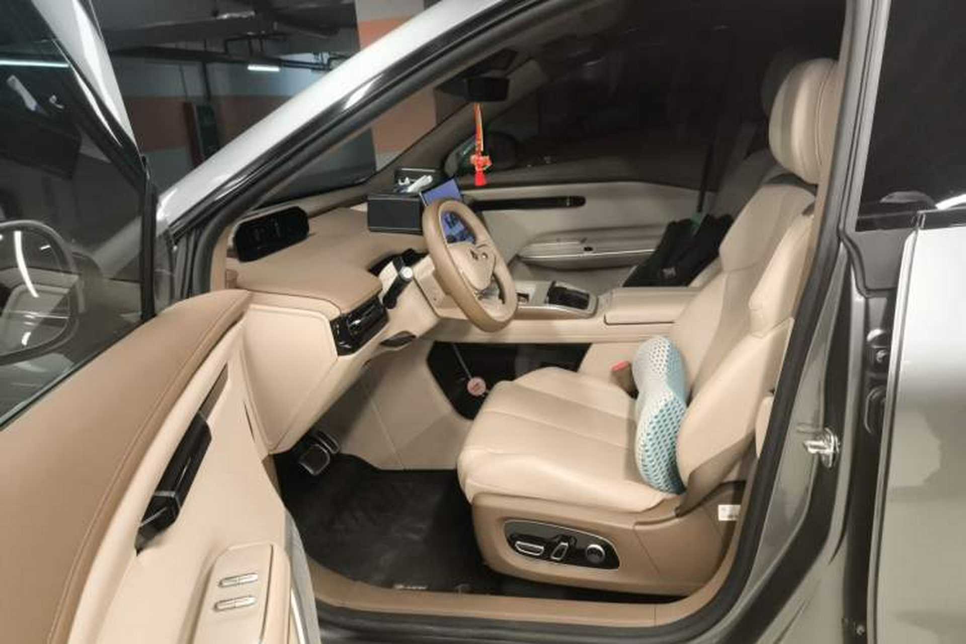 Used Hyptec HT 2023 670 Rear-Drive Ultra-High Voltage Version Left Front Seat