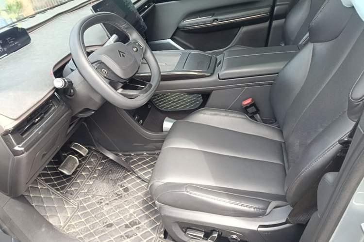 Used Hyptec HT 2023 670 Rear-Drive Ultra-High Voltage Version Left Front Seat
