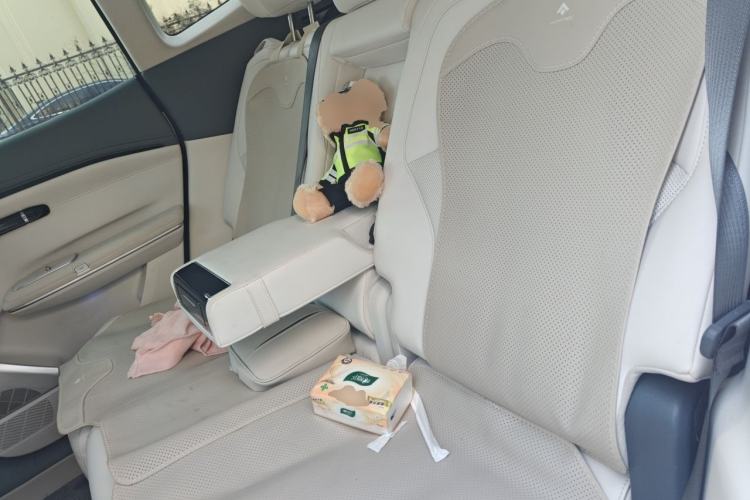 Used Hyptec HT 2023 670 Rear-Drive Ultra-High-Voltage NDA Version Left Rear Seat