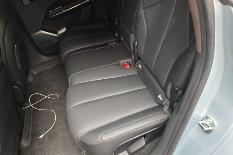 Used Hyptec HT 2023 670 Rear-Drive Ultra-High Voltage Version Left Rear Seat