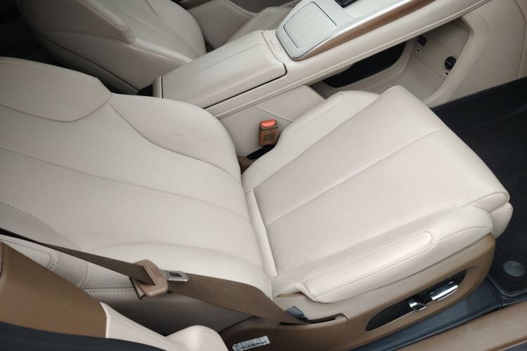 Used Hyptec HT 2023 670 Rear-Drive Ultra-High-Voltage NDA Version Right Front Seat