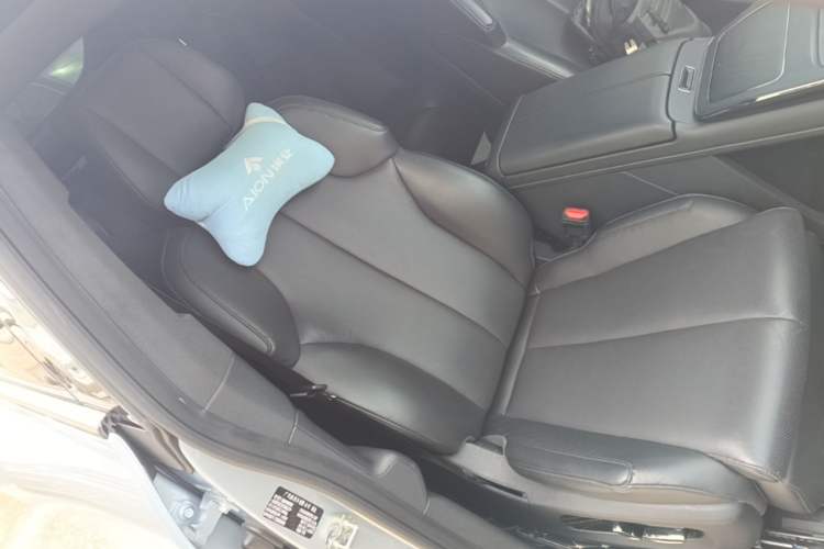 Used Hyptec HT 2023 670 Rear-Drive Ultra-High Voltage Version Right Front Seat
