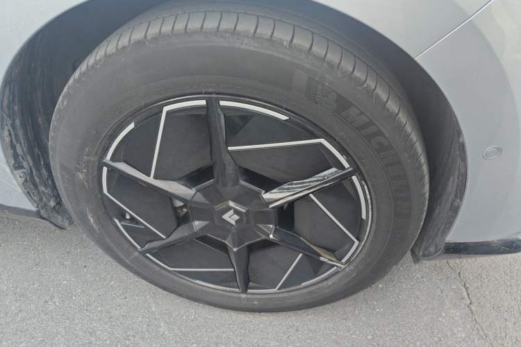 Used Hyptec HT 2023 670 Rear-Drive Ultra-High-Voltage NDA Version Right Front Wheel Hub