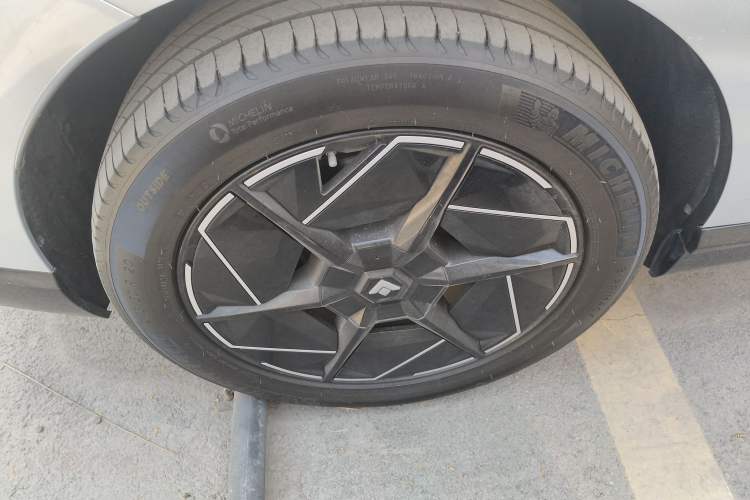 Used Hyptec HT 2023 670 Rear-Drive Ultra-High Voltage Version Right Rear Wheel Hub