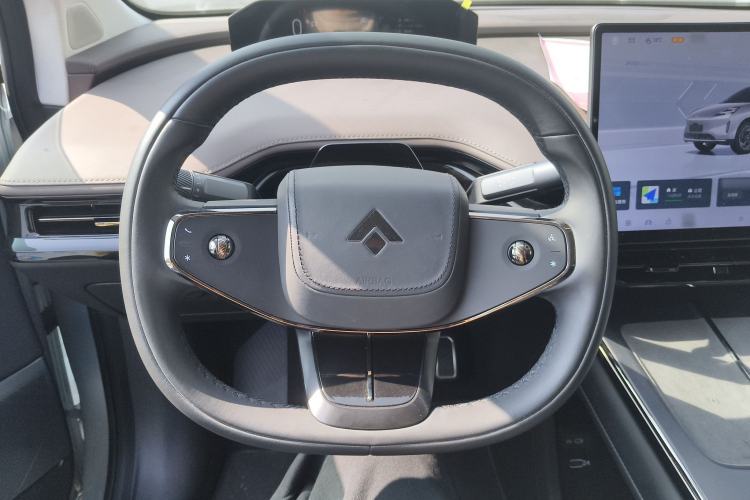 Used Hyptec HT 2023 670 Rear-Drive Ultra-High Voltage Version Steering Wheel