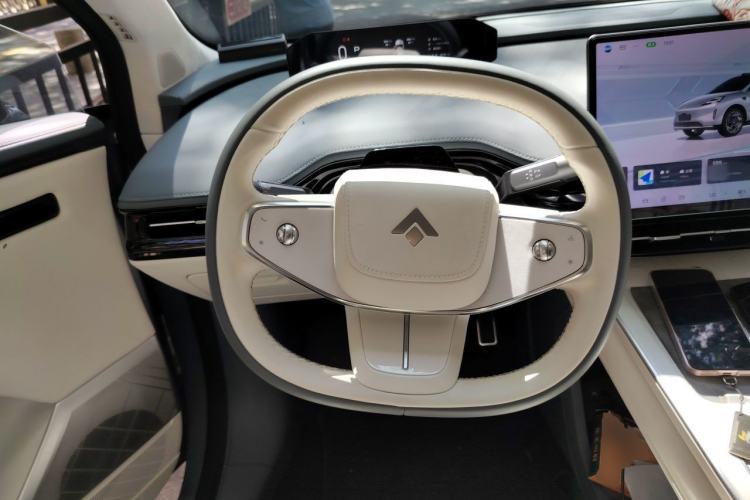 Used Hyptec HT 2023 670 Rear-Drive Ultra-High Voltage Version Steering Wheel
