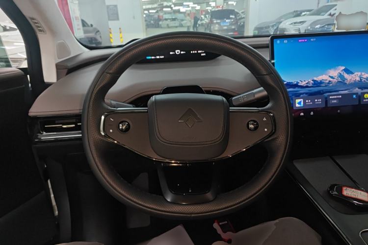 Used Hyptec HT 2023 670 Rear-Drive Ultra-High Voltage Version Steering Wheel