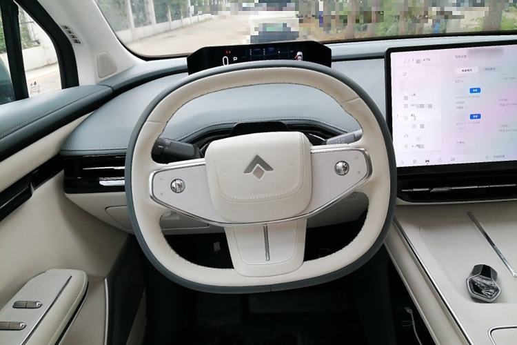 Used Hyptec HT 2023 670 Rear-Drive Ultra-High Voltage Version Steering Wheel