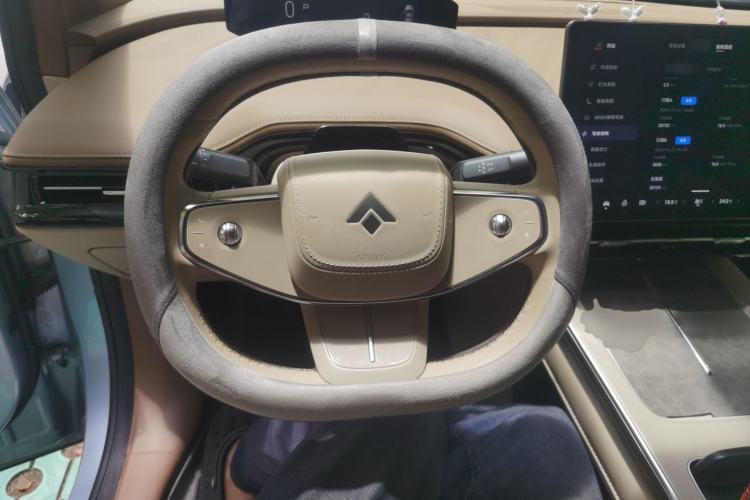 Used Hyptec HT 2023 670 Rear-Drive Ultra-High Voltage Version Steering Wheel