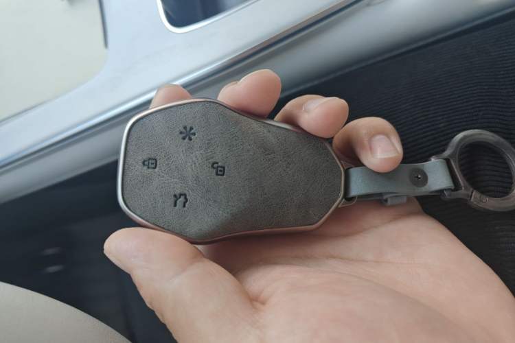 Used Hyptec HT 2023 670 Rear-Drive Ultra-High-Voltage NDA Version Vehicle Key