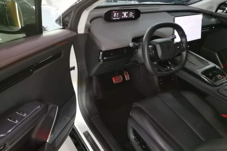 Used Hyptec HT 2023 670 Rear-Drive Ultra-High-Voltage NDA Version Driver Seat