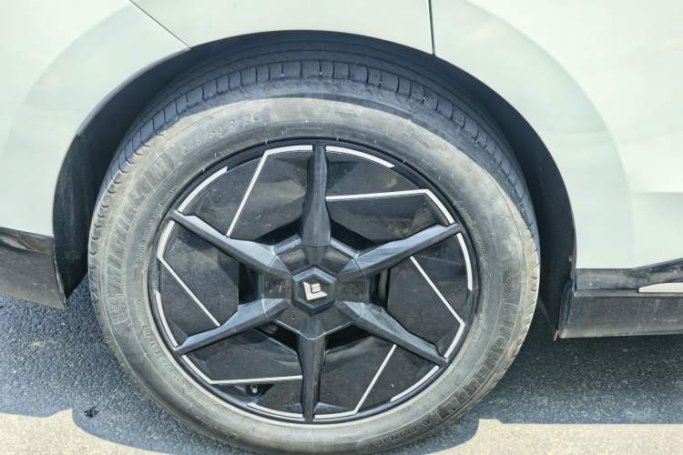 Used Hyptec HT 2023 670 Rear-Drive Ultra-High Voltage Version Exterior 11