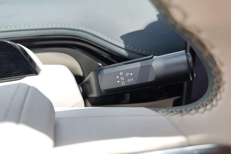 Used Hyptec HT 2023 670鸥翼 Ultra-High Voltage NDA Version Gear Lever