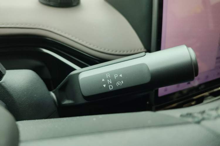 Used Hyptec HT 2023 670 Rear-Drive Ultra-High-Voltage NDA Version Gear Lever