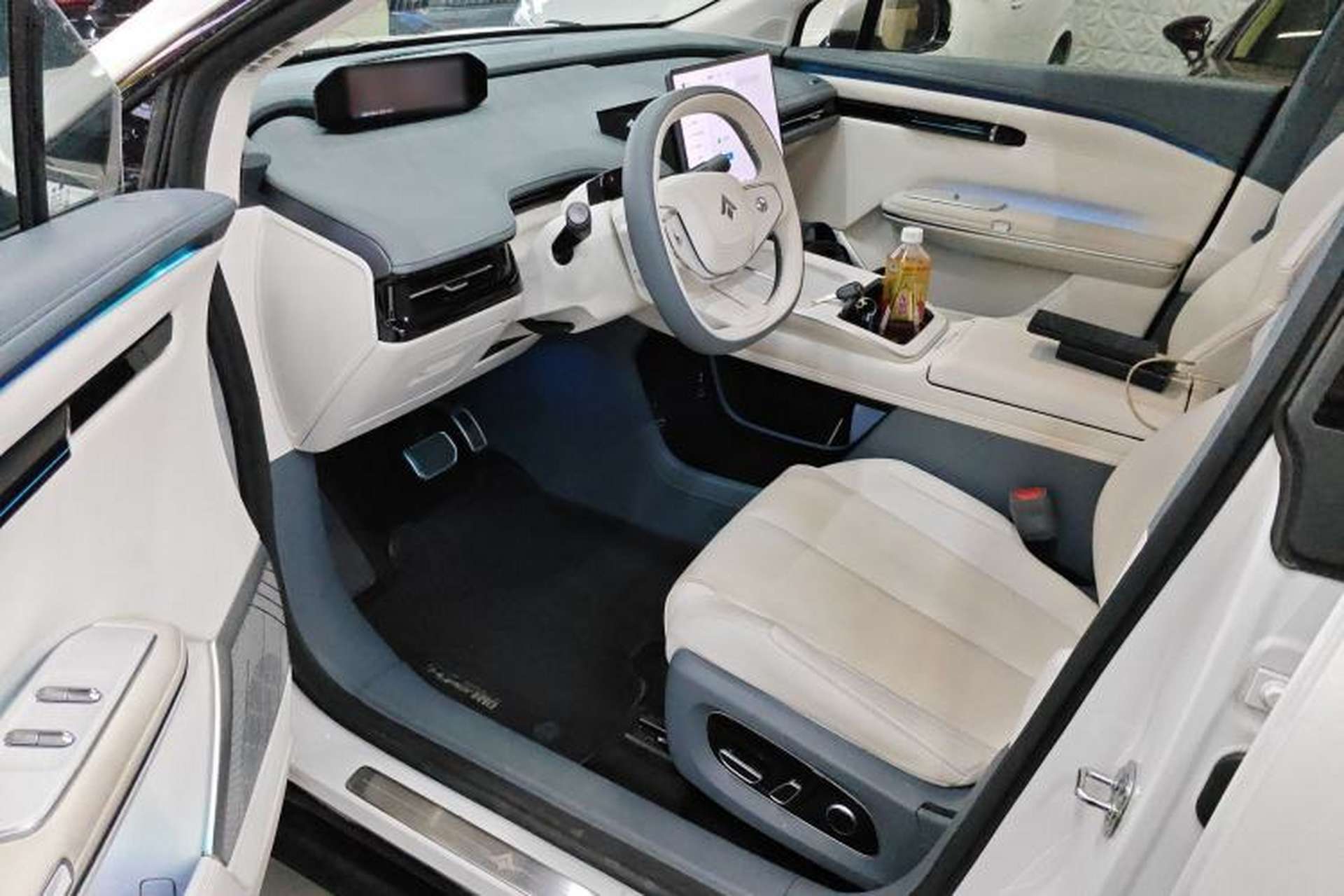 Used Hyptec HT 2023 670 Rear-Drive Ultra-High Voltage Version Interior 3