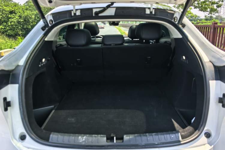 Used Hyptec HT 2023 670 Rear-Drive Ultra-High Voltage Version Interior 9